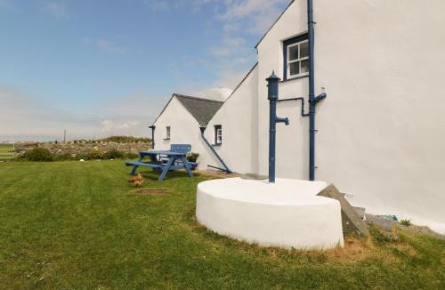 Llanfachraeth House | Ty Fferm Bodlasan