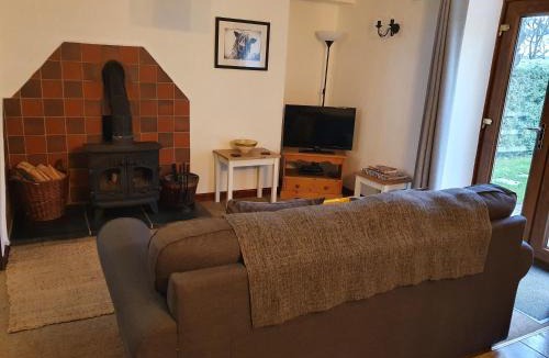 Llangybi House | Ty Twt