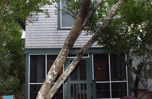 Cape Fear Station House | Ultimate Bald Head cottage. Shoals Club/BHI Club access w/GOLF. 2 golf carts.