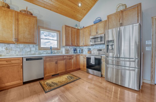 Waynesville Cabin | Unbelievable Views, Hot Tub, Fire Pit, Fire Table, Indoor Fireplace