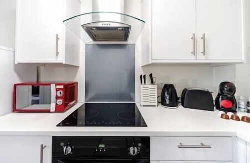 Gabalfa Apartment | Unique 2-bed Flat with Smart TV Cardiff
