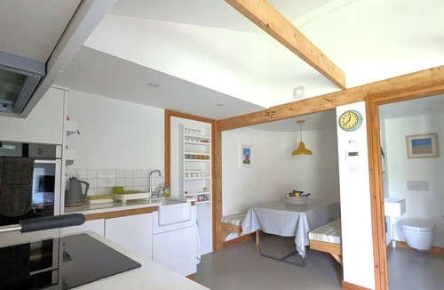 Chichester Cabin | Unique, Annexe sleeps 4 with Large Gardens & Tennis Court!