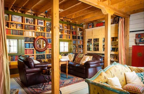 Wallburg House | Unique Barn Farm Stay w/Game Room & Farm Views