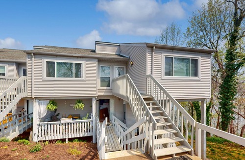 Hickory Condo | Unique lakefront condo with lovely views, dock, kayaks, & W/D - dog-friendly