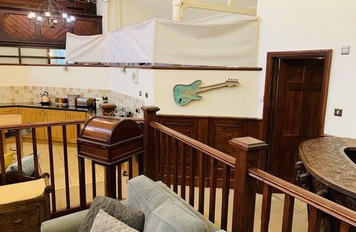 Boscombe House | UNIQUE OPEN PLAN CHURCH . CLOSE TO BEACH & TOWN. SLEEPS 8-10. HUGE SPACE