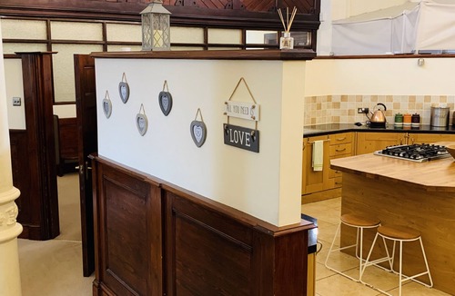 Boscombe House | UNIQUE OPEN PLAN CHURCH . CLOSE TO BEACH & TOWN. SLEEPS 8-10. HUGE SPACE