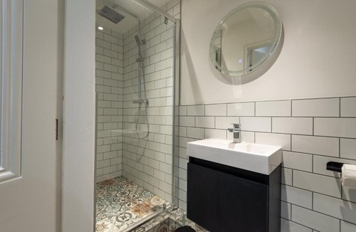 Hull Old Town Apartment | Unique Split-Level Apartment in Central Hull