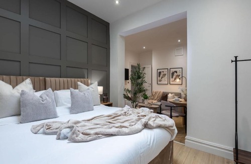 Hull Old Town Apartment | Unique Split-Level Apartment in Central Hull