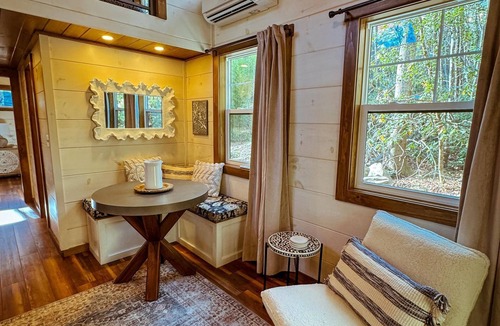 Old Fort Cabin | Unique & tranquil getaway Next to Pisgah National Forest perfect place to relax