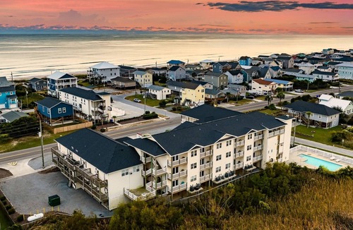 Surf City House | Unit 104D at Tiffany's Motel