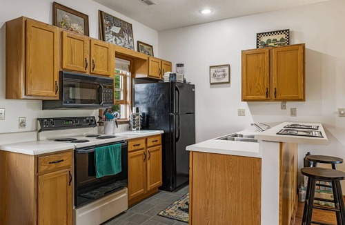 Wolf Laurel Condo | Unlimited Golf Access private 18 hole club Wolf Laurel, Hatley Pointe, dine, ski