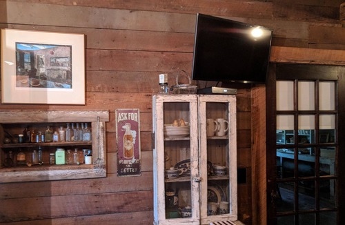 Traphill Apartment | Unwind in an antique, former general store near Stone Mtn. St. Park, NC