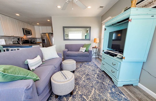 Surf City House | Unwind in Style at Elysium
