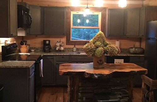 Deep Gap House | “Up The Creek” Cabin