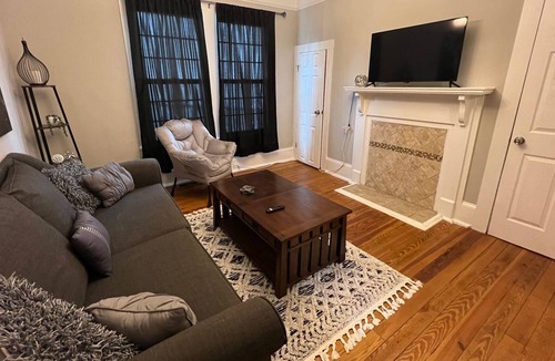Biddleville House | Updated 1 Bedroom - Walk to Uptown - Pet Friendly!