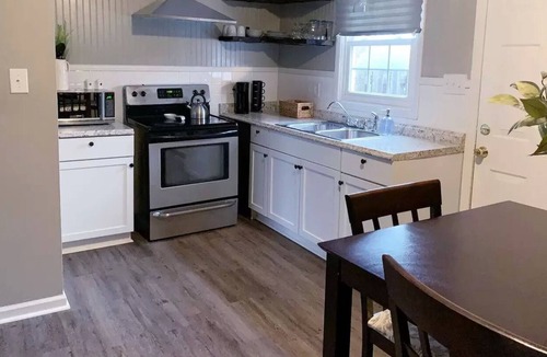 Westover House | Updated Apartment 2 mins from Fort Bragg