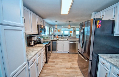 Carolina Beach Cottage | Updated beach cottage, ocean views. Tons of Outdoor Space!