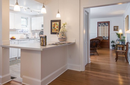Hendersonville House | Updated, elegantly appointed historic home close to downtown