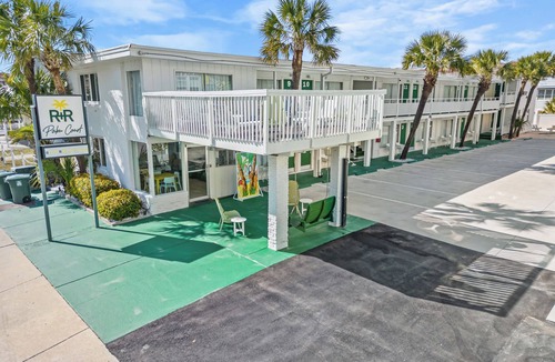 Ash Apartment | Updated King Efficiency Across From Beach
