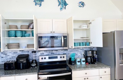 Colington House | Updated & roomy 4BR coastal home. Sleeps 10. 6 beds. Great area. 3 nite minimum!