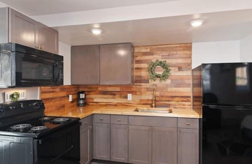 Lake Junaluska Apartment | Updated Studio 3Min Walk to Laken
