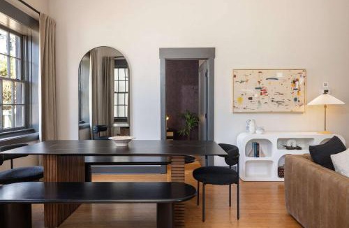 Old West Broad Neighborhood House | Updated Townhome Free Parking