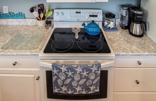 North Topsail Beach House | Updated Villas by the Sea Oceanfront-Pvt HotTub-Community Pool-5 bedrms-4 baths