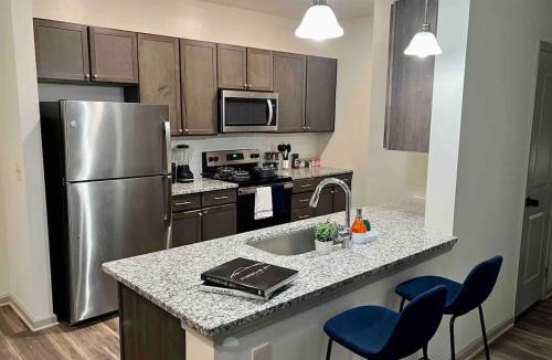 Charlotte Apartment | Upscale King 3 Bed Suite to Uptown Charlotte