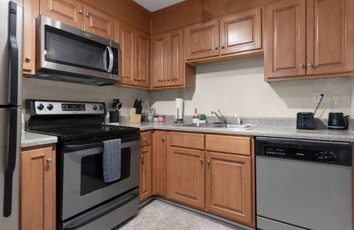 Crabtree Apartment | Upscale King 3 Bed Suite—Mins to Downtown Raleigh!