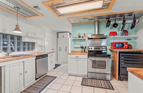 High Point House | Upscale Modern Home with perfect triad location