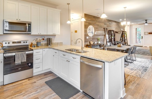 Vein Mountain House | Upscale Rutherfordton Vacation Rental with Hot Tub