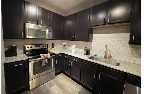 Barclay Downs Apartment | Upscale Studio in Ritzy SouthPark Charlotte/King Bed/Balcony/Free Parking!
