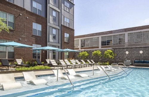 Wesley Heights Apartment | Uptown 1bdr Queen bed Free Wifi and Parking