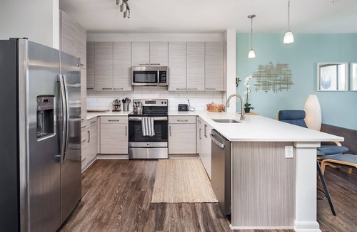 Fourth Ward Apartment | Uptown 4th Ward Luxury Apt Year-Round Pool