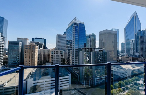 Charlotte Center City Apartment | Uptown Charlotte 2BR Furnished Apartments by RedAwning