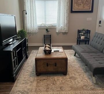 First Ward Apartment | Uptown Townhouse Studio Apartment -WiFi-10 min walk to Spectrum Center