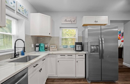 Winston - Salem House | Urban Escape 3 Bed 2.5 Bath Near Wake Forest