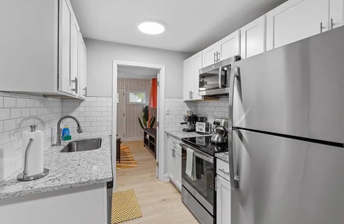 East Raleigh Apartment | Urban Oasis! Downtown Raleigh
