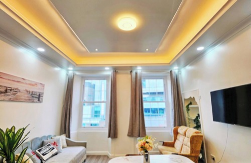 Gifford Apartment | Urban Oasis Spacious 3-bedroom apartment in beautiful Edinburgh with WiFi