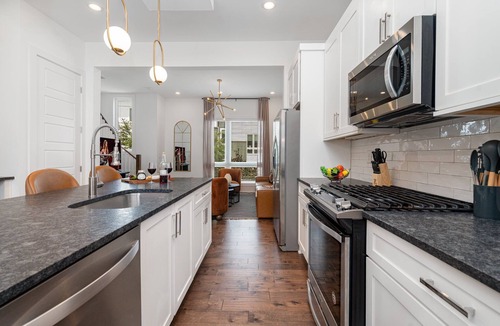 Nashville Cottage | Urban Spur-walk 2 Breweries-mins to Broadway