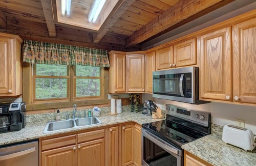 Banner Elk Cabin | Valley Creek Cabin-Cabin, Water, Pet Friendly, King Beds, Gas Fireplace & Grill