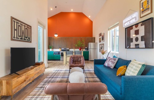 Buena Vista Apartment | Vaulted Ceilings + Open Layout | Germantown Eats + Nissan Stadium | Conway