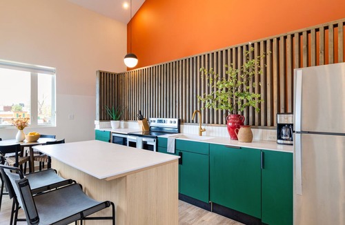 Buena Vista Apartment | Vaulted Ceilings + Open Layout | Germantown Eats + Nissan Stadium | Conway
