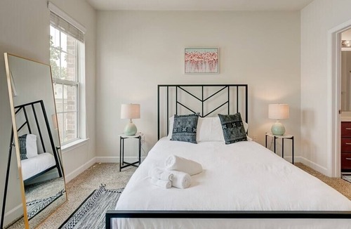 SouthPark Apartment | Viagem|Peaceful 2BR w/ Gym+Parking+Pool