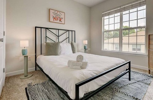 SouthPark Apartment | Viagem|Peaceful 2BR w/ Gym+Parking+Pool