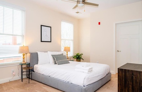 Wesley Heights Apartment | Viagem Stylish Studio in Top Location