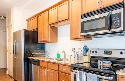 Wesley Heights Apartment | Viagem Stylish Studio in Top Location