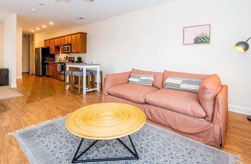 Wesley Heights Apartment | Viagem Stylish Studio in Top Location