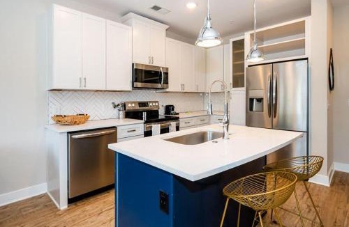 Plaza Midwood Apartment | Vibrant and Spacious 1BR w Pool Parking and Gym