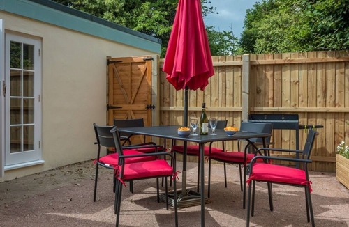 Kenton House | Vicarage Cottage